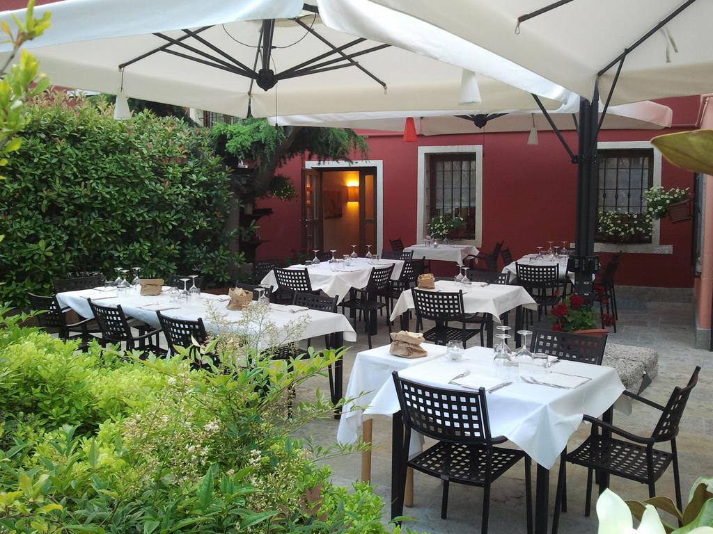 Albergo Croce D'Oro Dolcè エクステリア 写真