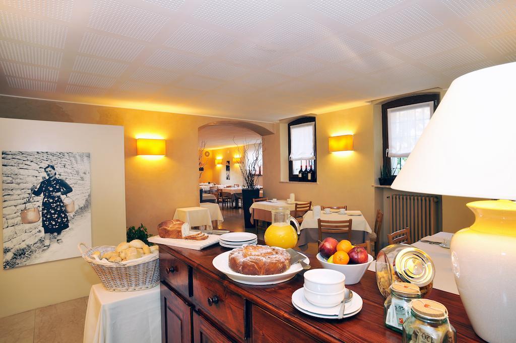 Albergo Croce D'Oro Dolcè エクステリア 写真