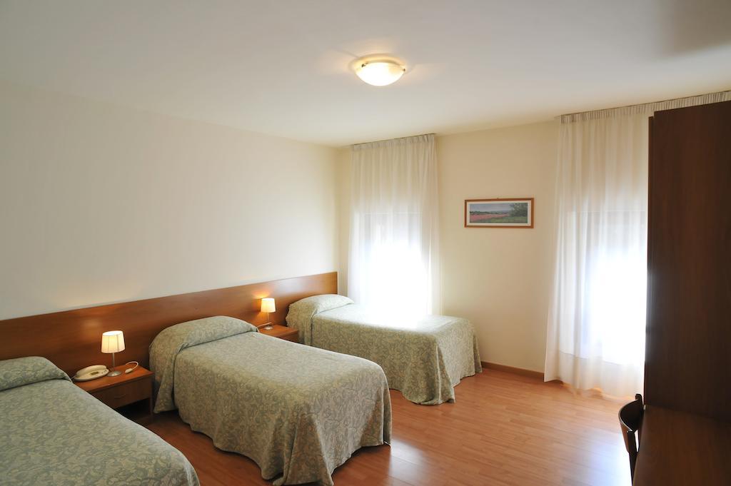 Albergo Croce D'Oro Dolcè エクステリア 写真