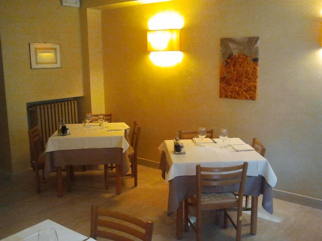 Albergo Croce D'Oro Dolcè エクステリア 写真